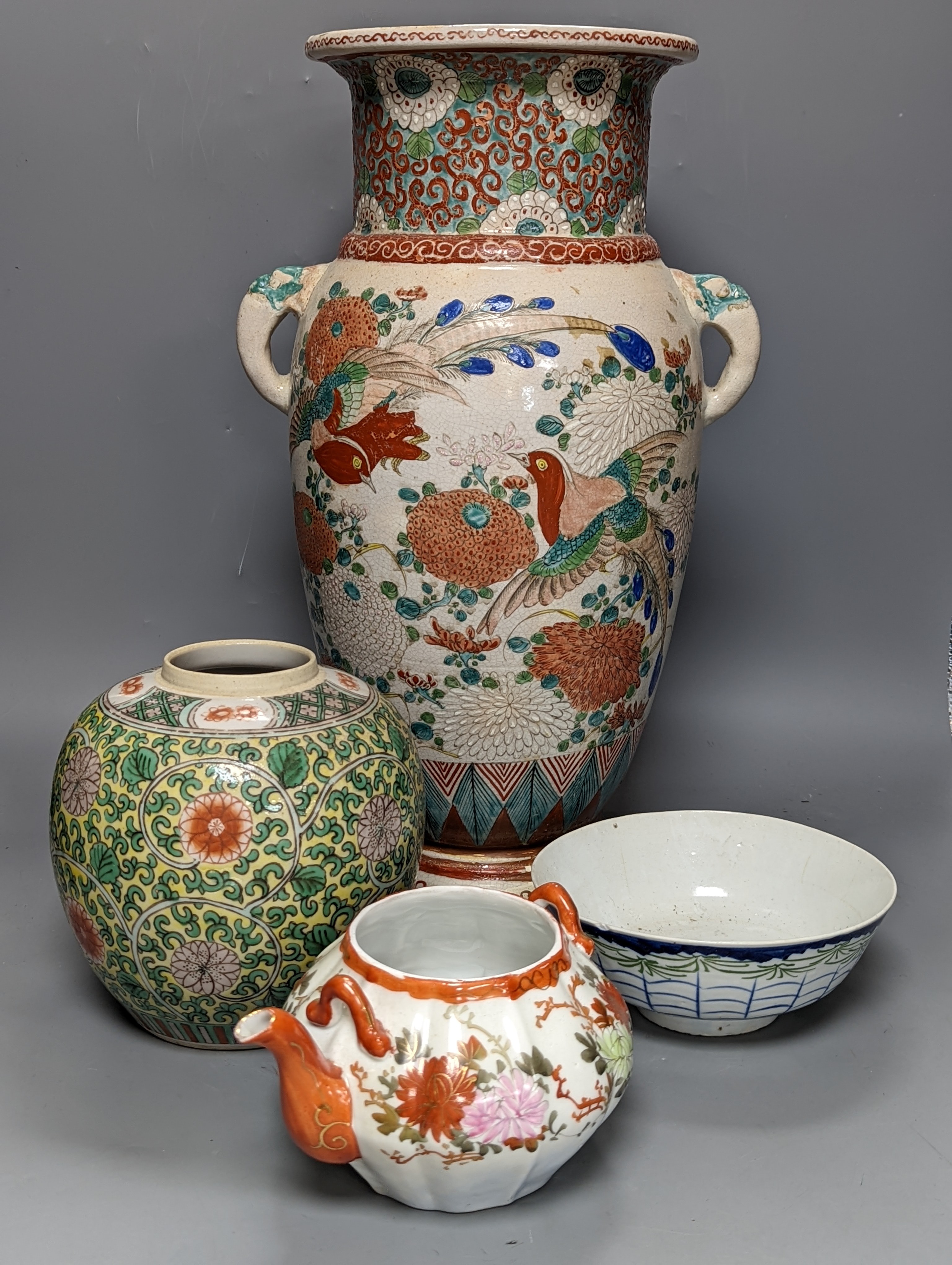 A group of Chinese and Japanese ceramics, 19th/20th century